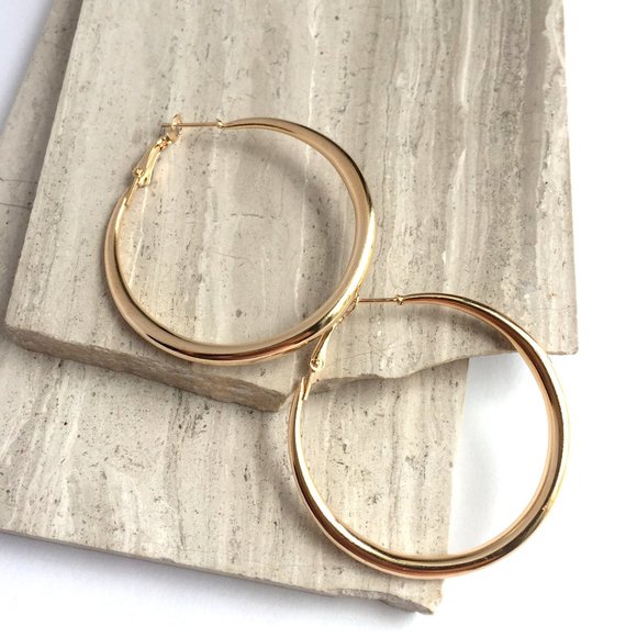 New ~ Anthropologie Gradual Hoop Earrings - Picture 5 of 13